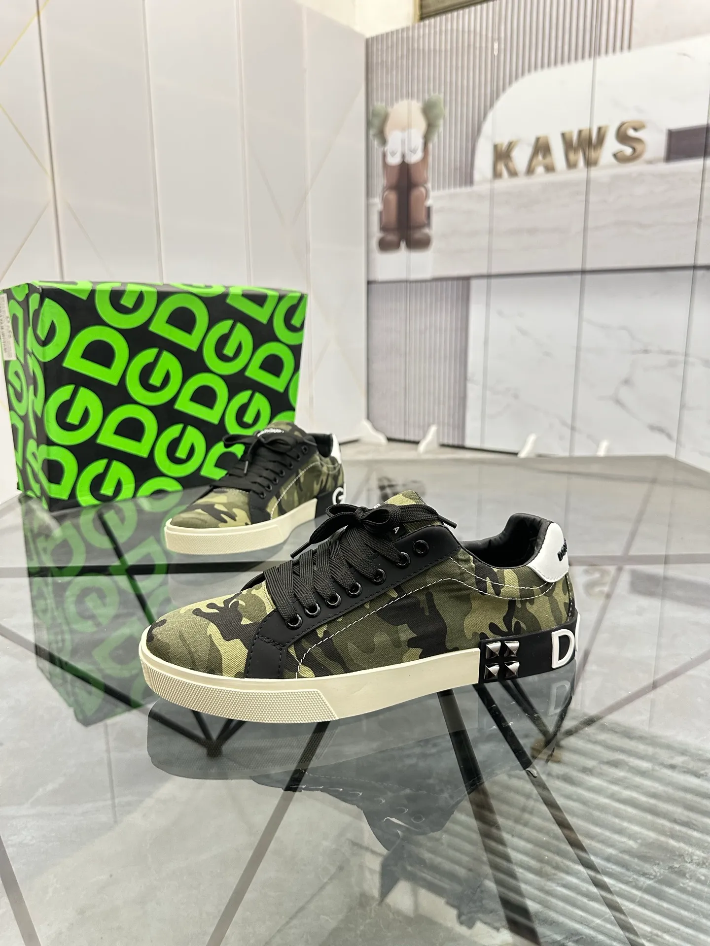 Men's shoes: 💰P460¥ Product trademark: DG "Dolce & Gabbana*" low-top casual shoes Regular size: 35-45 (can be customized to 46.) Product materials: imported cowhide leather upper spliced ​​with original fabric, sheepskin lining, original outsole. Number: 803